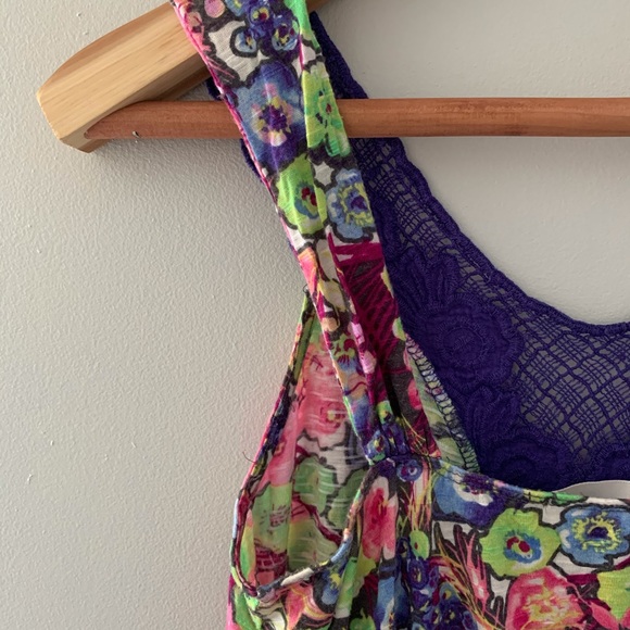 LUSH PURPLE LACE/ BRIGHT FLORAL SLEEVELESS TOP SM - Picture 7 of 7